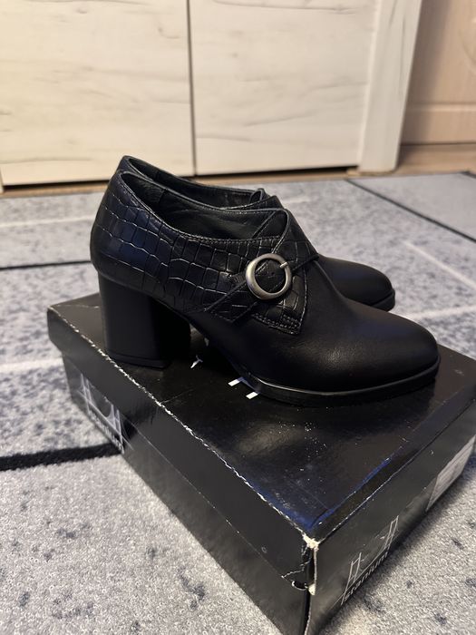 Обувки от естествена кожа 35 номер