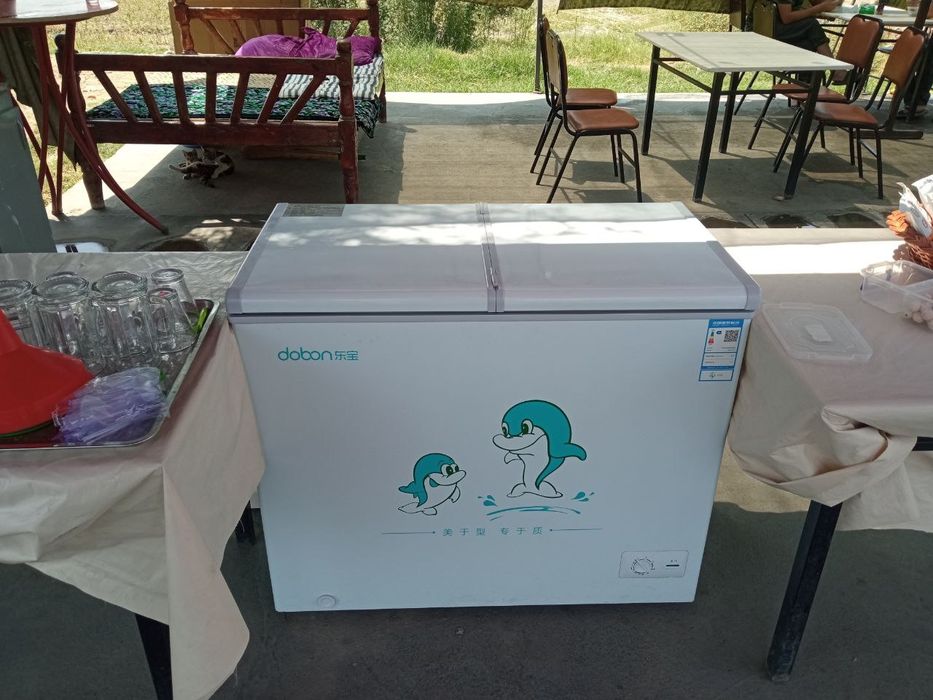 Холодильник марозильник в отличном состоянии 212 литр обём