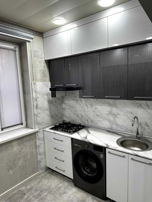 Кушбеги 3 ...2/2/5 два балкона, с ремонтом, с обстановкой. 64 кв