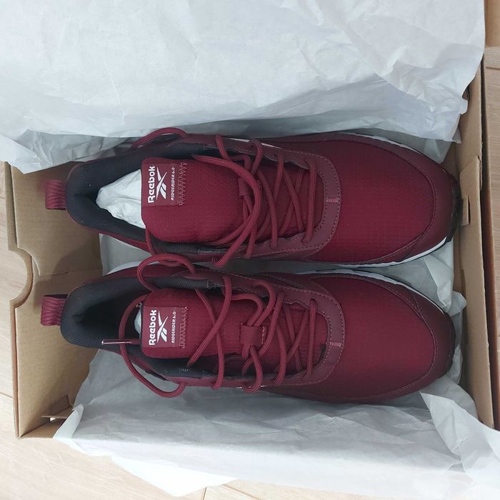 Нови оригинални маратонки REEBOK