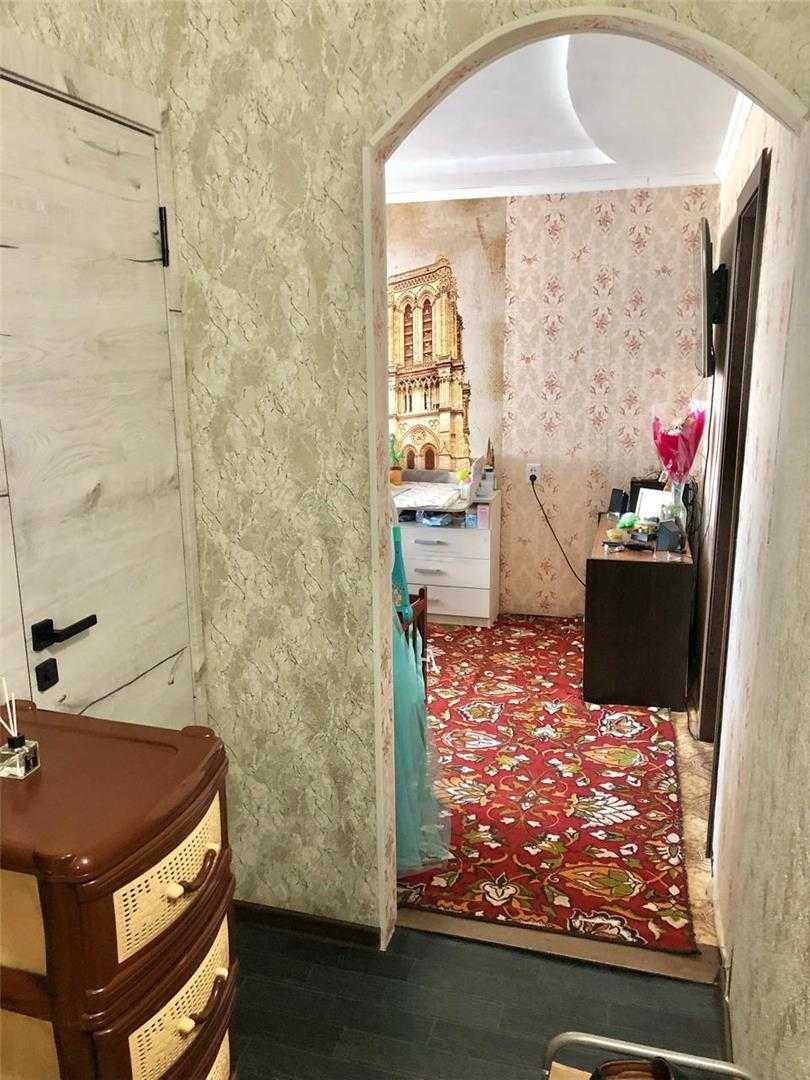 Продам 2-хкомнатную квартиру  в 18 мкр-не.