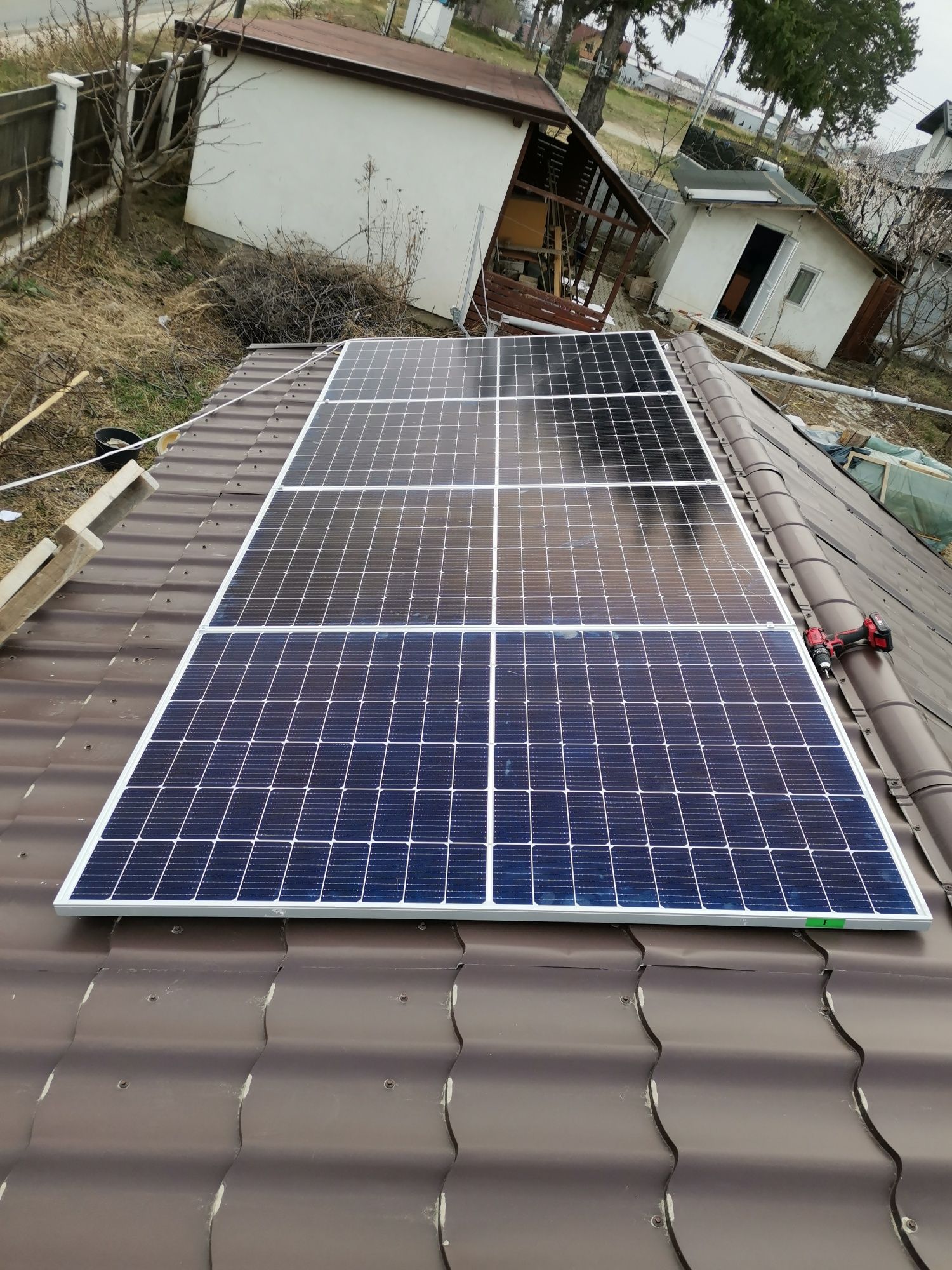 Sistem fotovoltaic solar panouri acumulatori