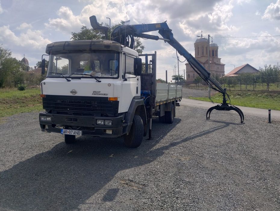 Nissan eco t 200 cu macara și graifer forestier