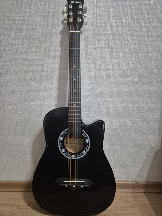 Продаётся гитара