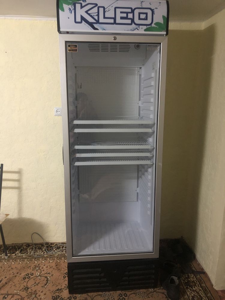 Витринный холодильник срочно
