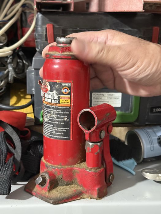 Продаю гидравлический домкрат