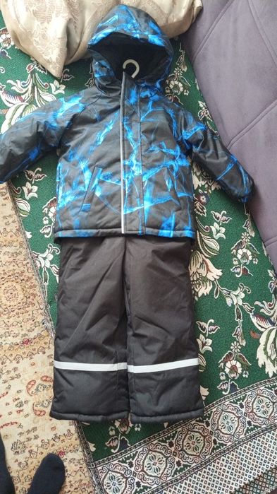 Продам новый комбинезон для мальчика