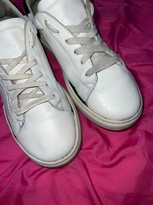 Продается обувь  бренд хорошим состоянии