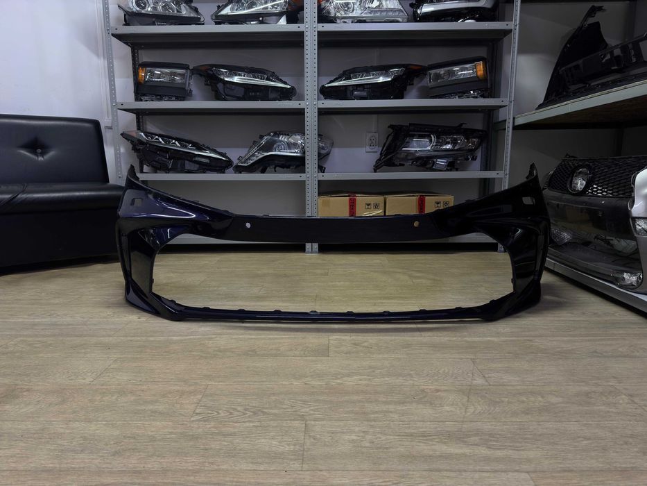 Бампер передний б/у оригинал Toyota Camry 80