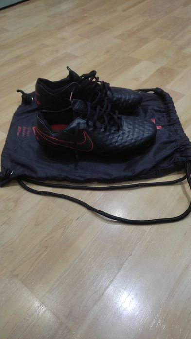 Професионални футболни бутонки - TIEMPO