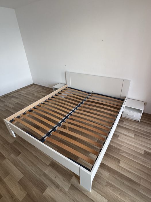 Двойно легло IKEA (180см. Х 200см) без матраци + 2 нощни шкафчеталегло