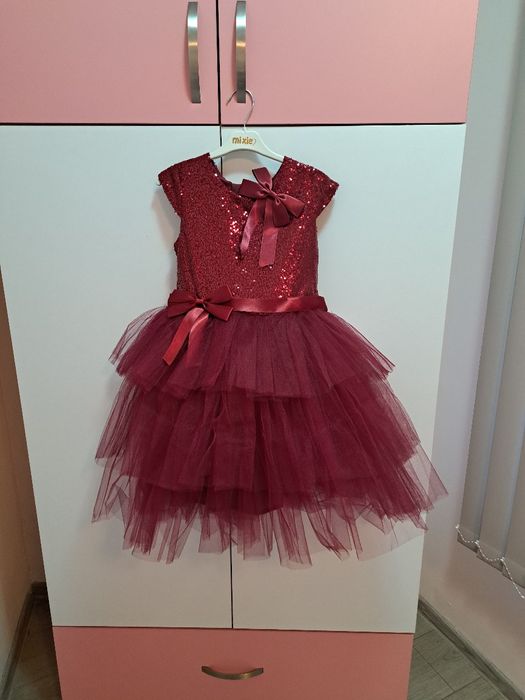 Официална рокля, размер 8 - 9 години