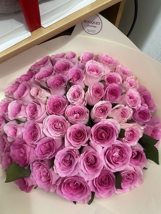 свежая 51 розовые розы