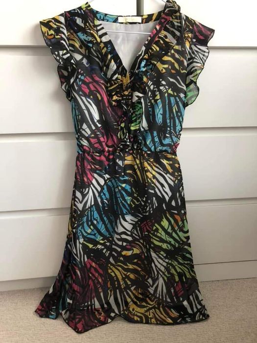 Vand 3 rochii marimea S