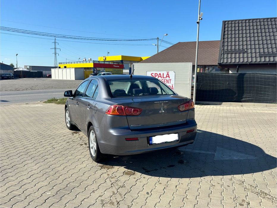 Mitsubishi Lancer