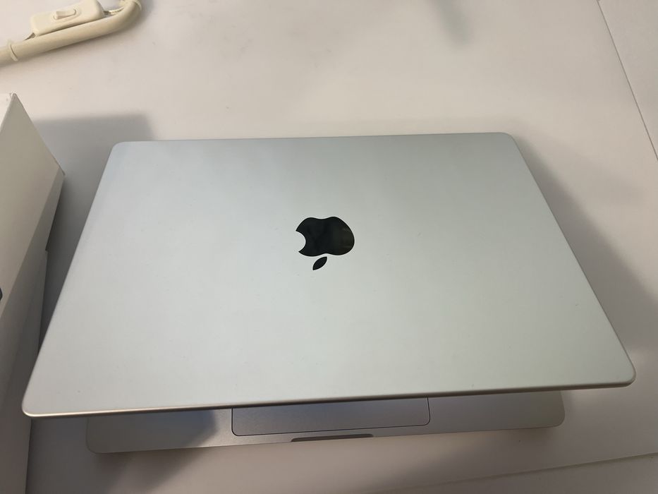 NOU Macbook PRO 14”, procesor M4 PRO 512 SSD 24 GB NOU