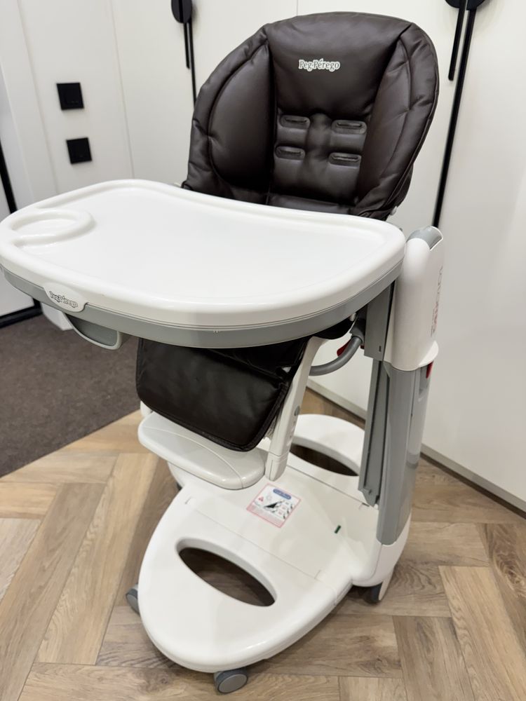 Стульчик для кормления Peg Perego Tatamia Follow Me
