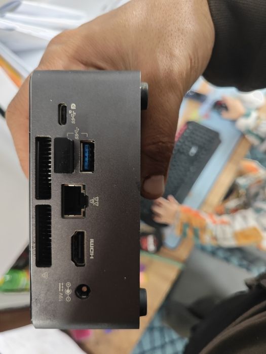 Mini kompyuter sotiladi