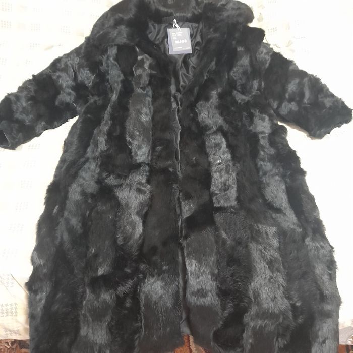 Продам шубу женскую кролик  размер 50. 52 состояние отличное