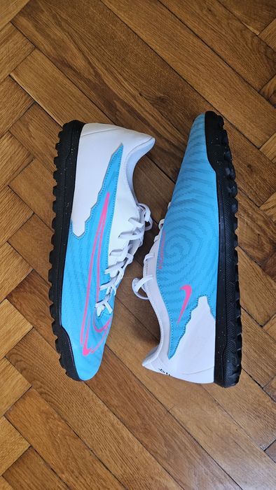 Ghete de fotbal nike phantom