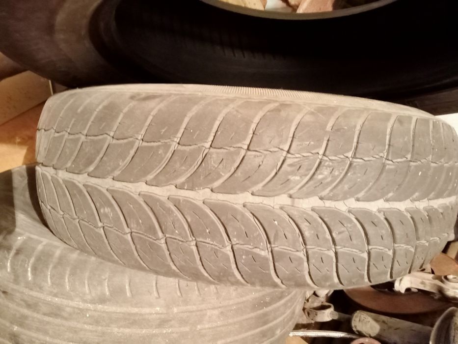 Продам резину б/у  можно на запаску