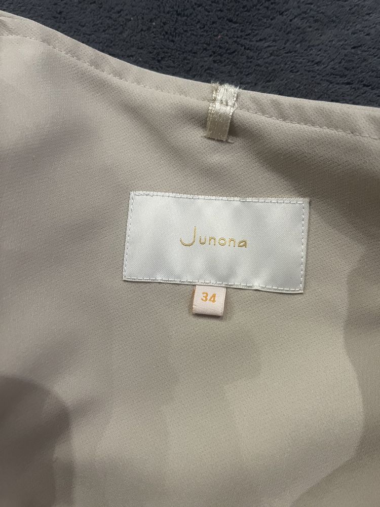 Бюстие Junona с твърда чашка