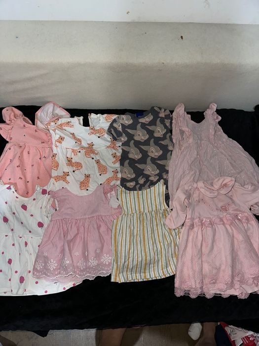 Vând hăinuțe fetițe