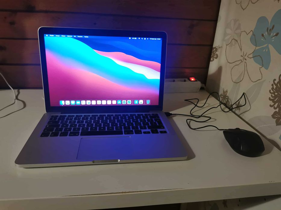 Macbook 13- 330лв
