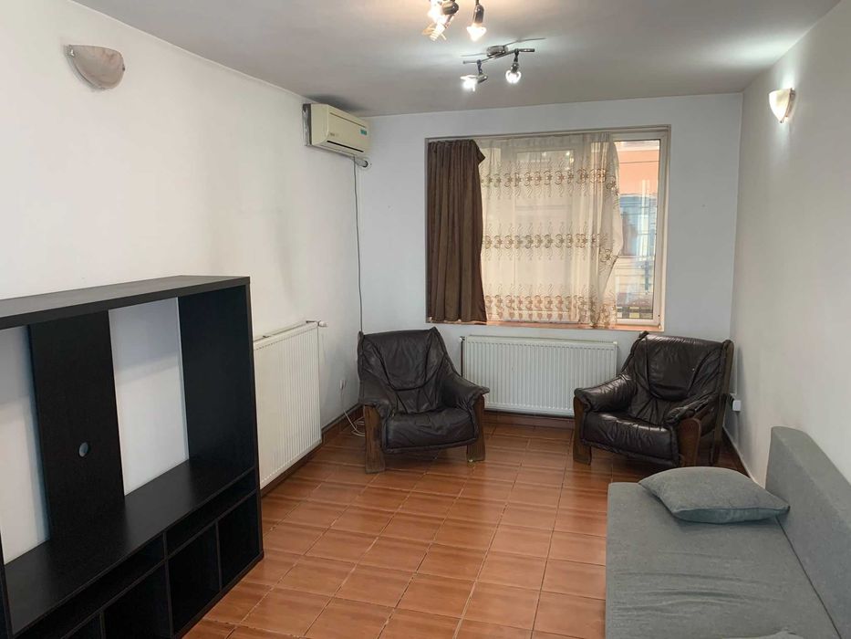 Inchiriez casa Bulevard