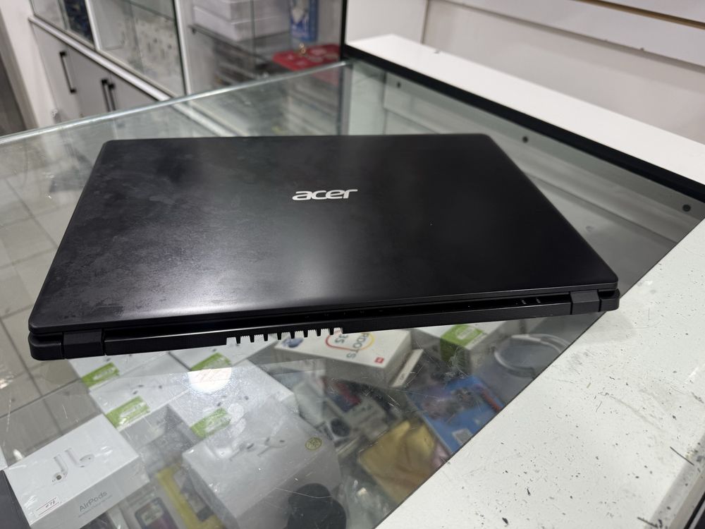 Noutbuk Aser sotiladi Core i3 10 pokolenya 1000gb hhd