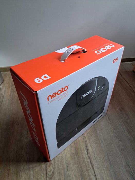 Robot aspirator Neato D9, senzor laser, control aplicatie NOU-Sigilat