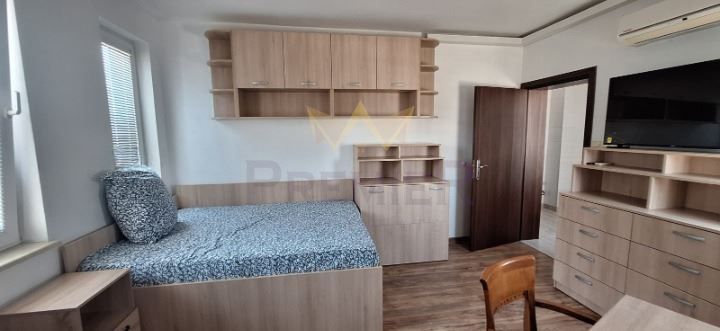 Дава се под наем Тристаен апартамент в Варна, Лятно кино Тракия - 60 кв.м за 561 € - Снимка #1