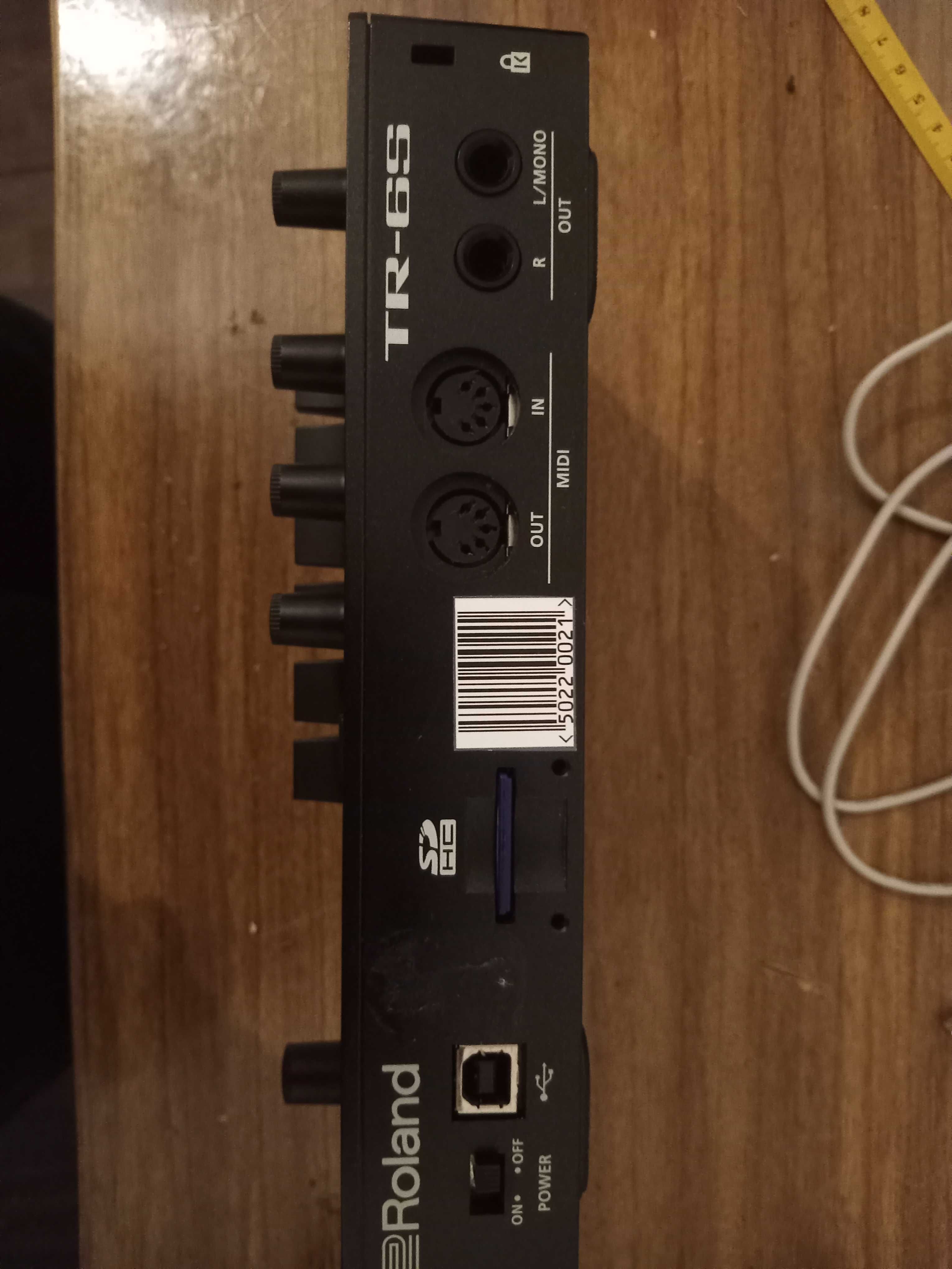 Roland TR-6S +Midi Box 4OUTS 1300