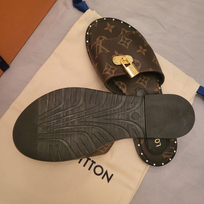 Papuci Louis Vuitton,  noi, 38, preț fix