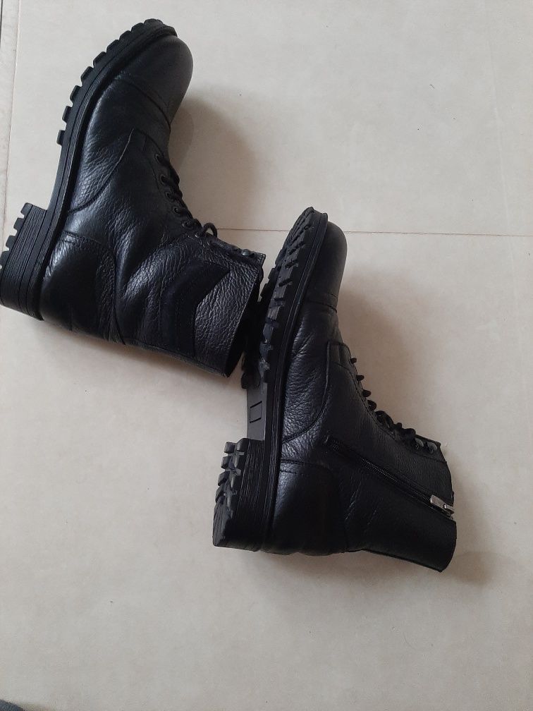 Bocanci Otter din piele nr 42