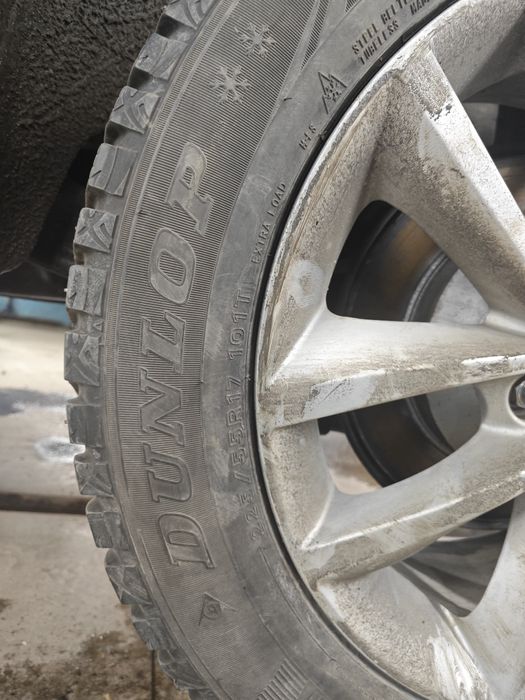 Продам шины зимние шиплванные