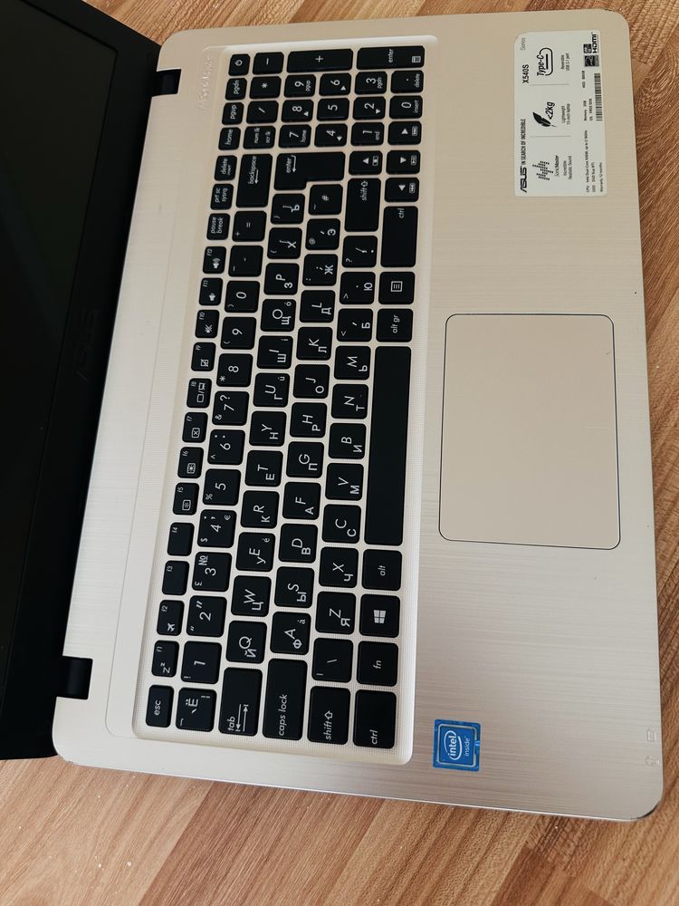 Asus noutbuk Holati ideal narxi arzon srochni