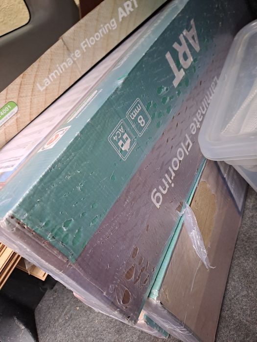 Чисто нов ламинат 8мм 18кв.