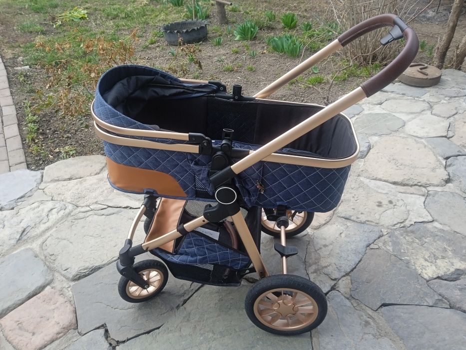 Коляска с автолюлькой, состояние новой