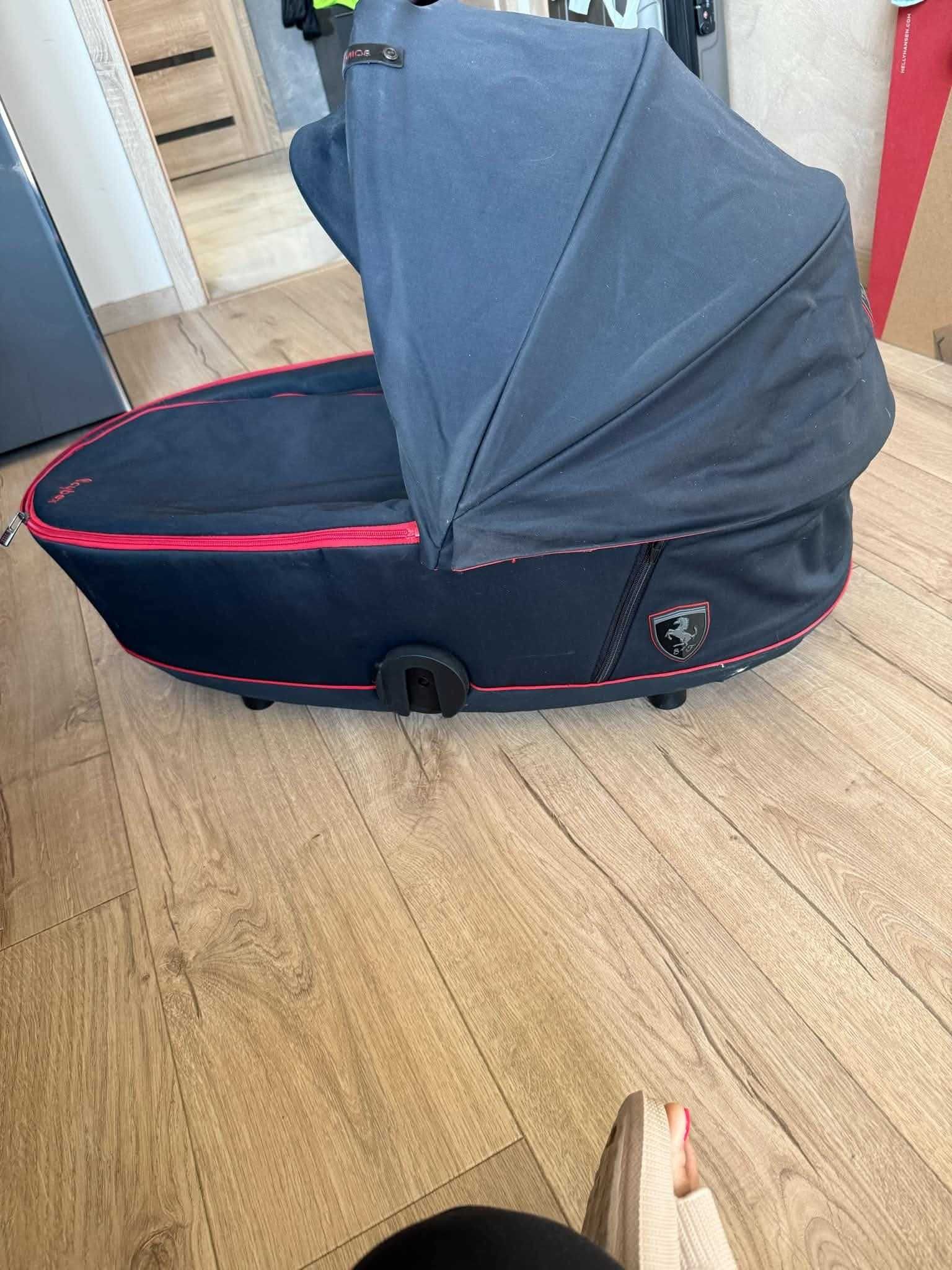 Кош за новородено Cybex Mios FERRARI Victory Black