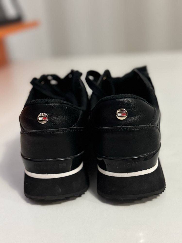Adidasi Dama Tommy Hilfiger