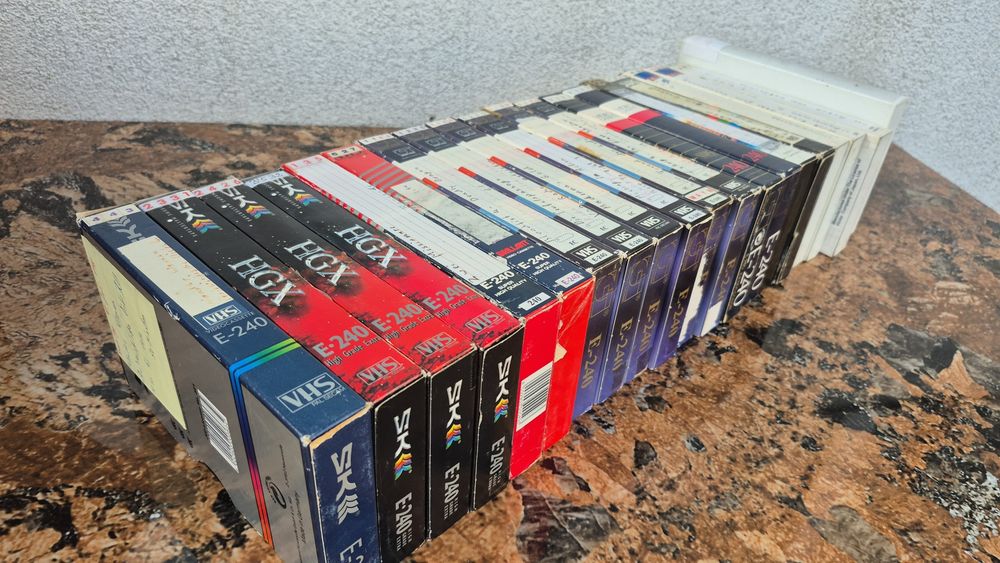 Vând 20 casete video VHS marci originale de 240 minute. Colectie filme