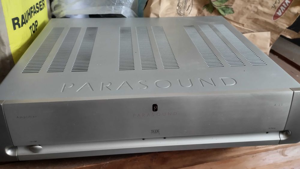 Усилвател Parasound A23