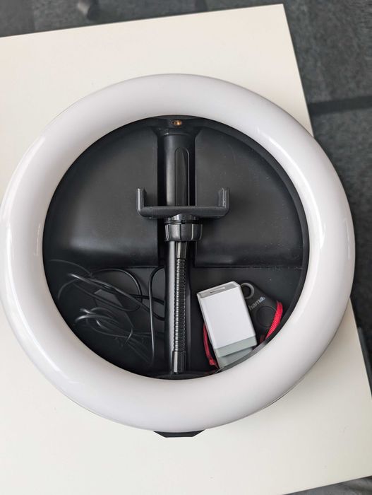 Lampa streaming LED Ring Light Hama SpotLight cu telecomanda bluetooth