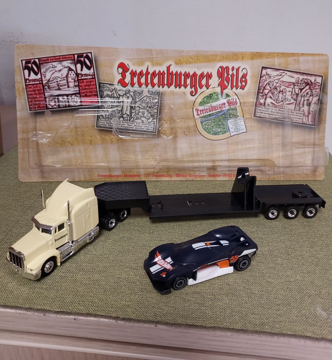Macheta camion Peterbilt+remorca+masinuta Hotwheels-jucarii,colectie