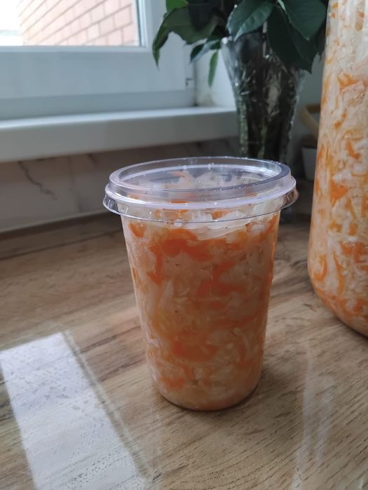 Квашеная капуста, соленые огурцы