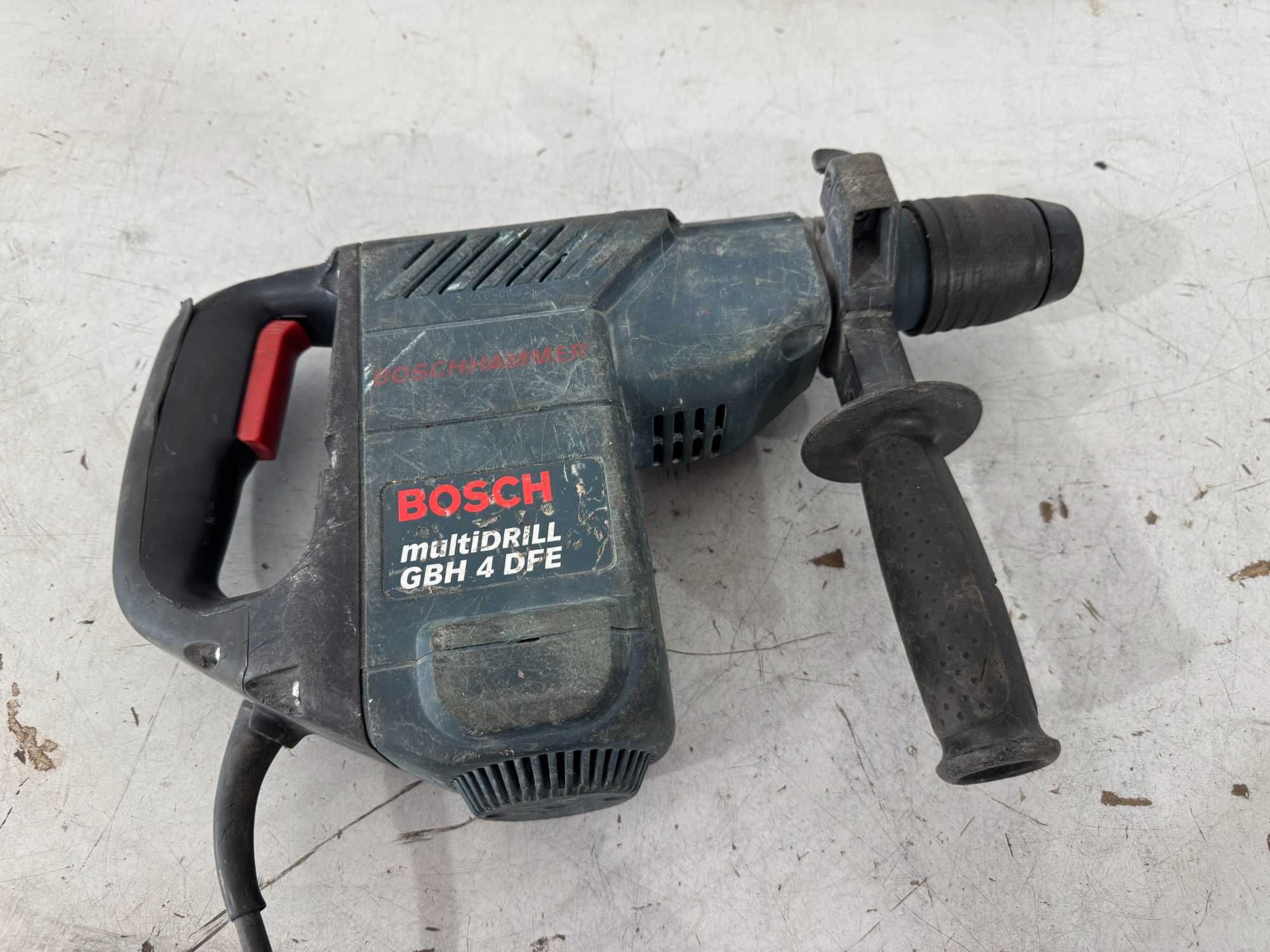 Перфoратор - Bosch 750 W / 110 V