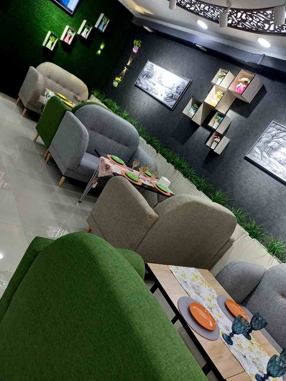 Kafe,ga  Divan stol stul Sotiladi