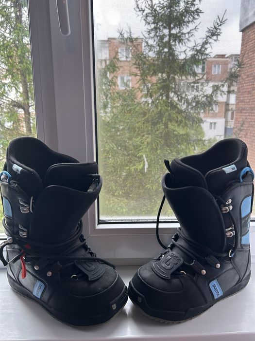 Placa Snowboard BURTON, Boots BURTON, Casca MiVida, Ochelari REBELL