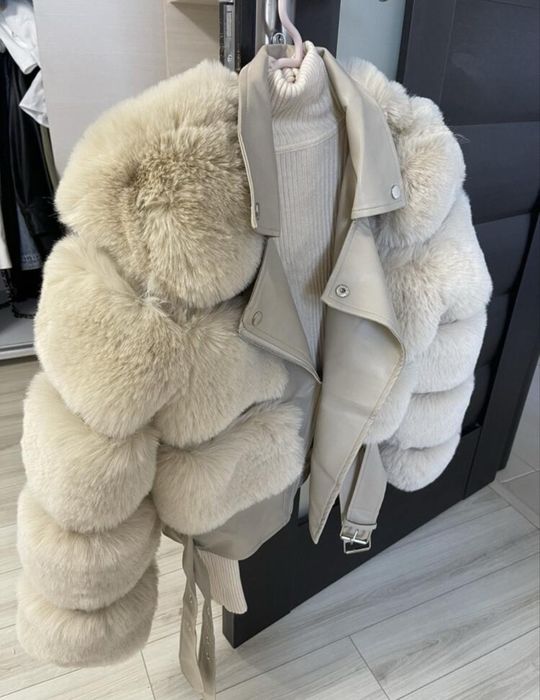 Vand geaca din blana naturala de vulpe